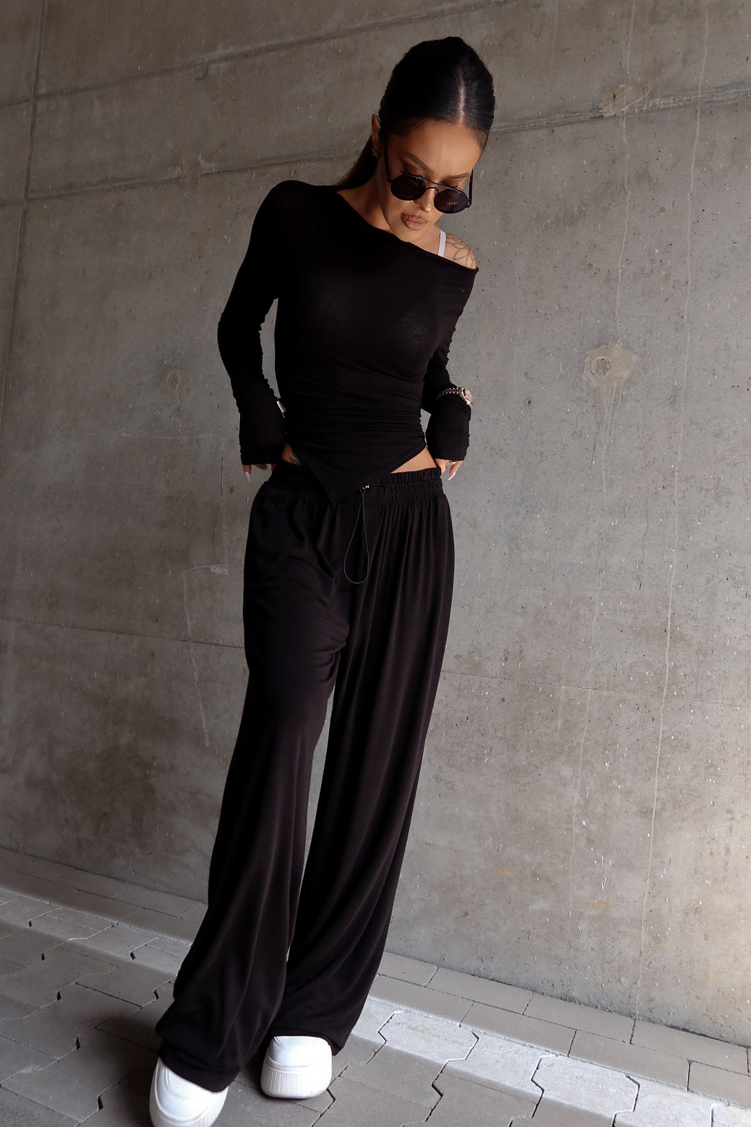 Топ HUGGIE black - Image 5