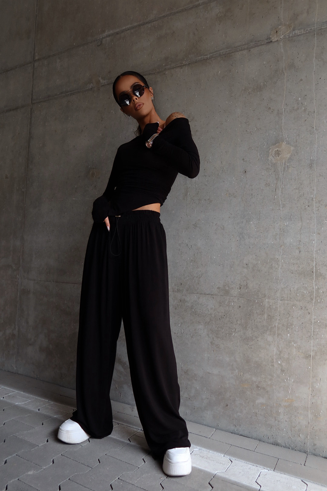 Топ HUGGIE black - Image 6