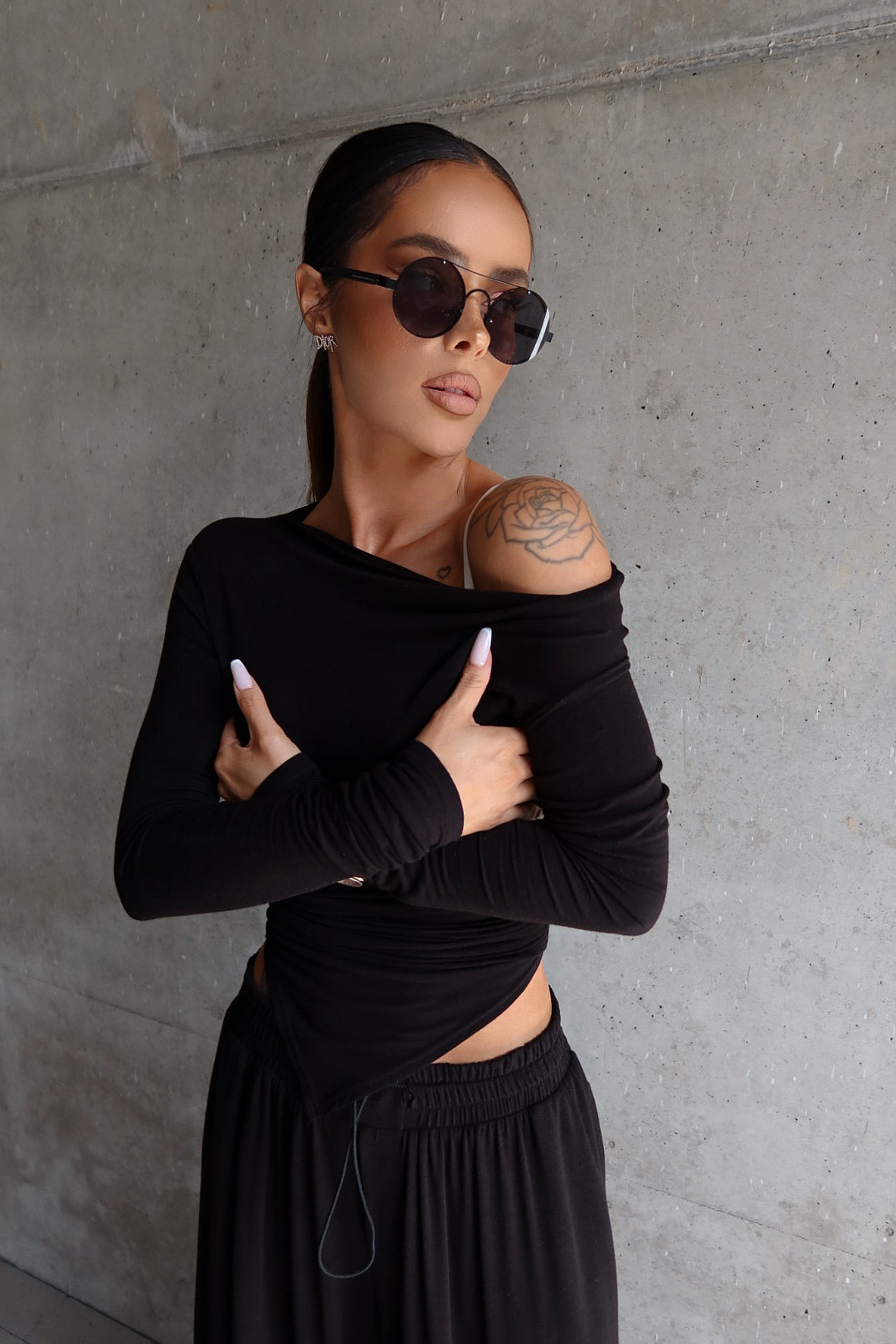 Топ HUGGIE black - Image 2